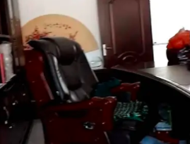 老板桌子和老板椅子